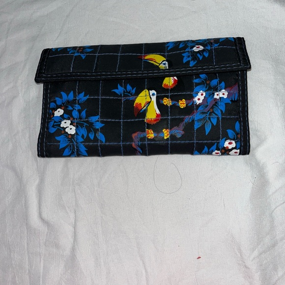 A vintage 1970s to 80s Toucan Velcro checkbook wallet NWOT - Picture 1 of 10